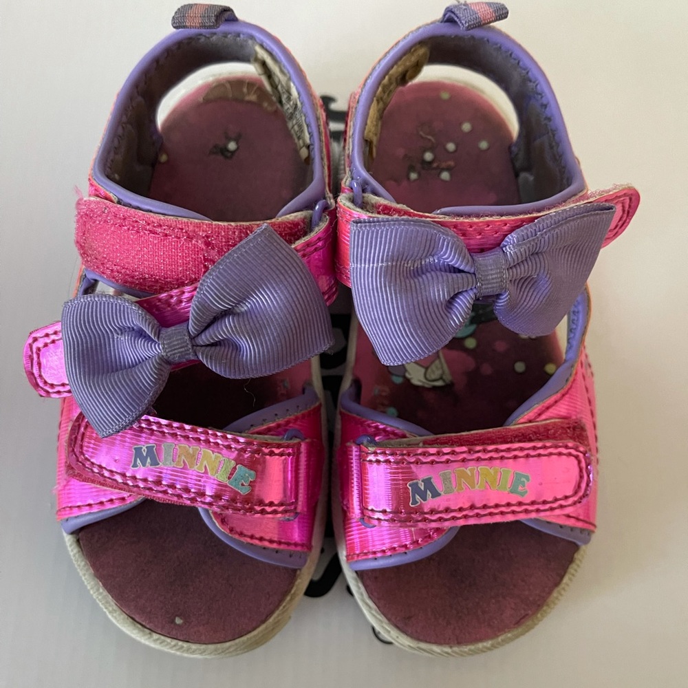 Minnie Mouse toddler sandals